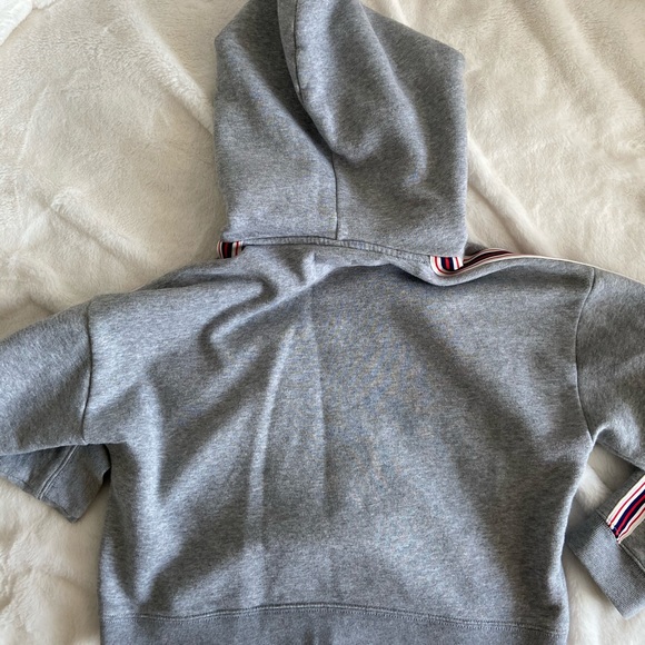 XS Aritzia Tna Cropped Hoodie - Picture 3 of 3